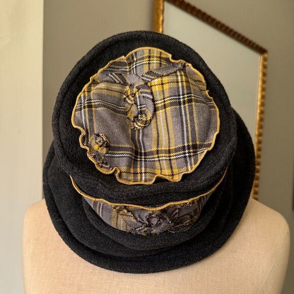 Gant Fleece & Plaid Hat